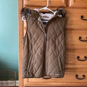 Eddie Bauer winter vest. Size small. Never worn. Excellent condition